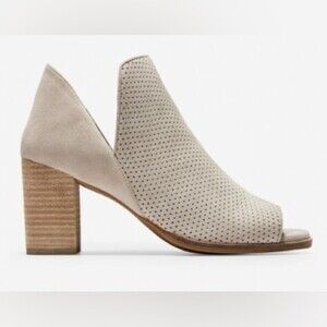 NWOT Cole Hann Shiloh Ankle Booties